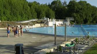 badi-döttingen-freibad-rutschbahn