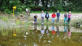 birdlife-naturzentrum-klingnauer-stausee-kinder-am-flachteich