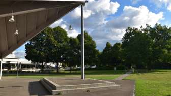 kurpark-bad-zurzach-pavillon-von-der-seite