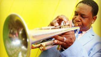 Trompeter gelb Freddie Hendrix Foto JazzHouseKids