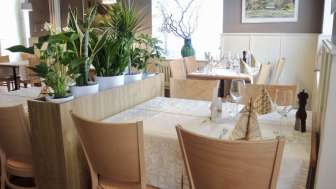 trattoria-schwert-gedeckte-tische