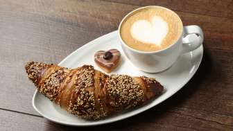 bäckerei-café-restaurant-maier-kaffee-und-gipfeli