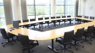 Grosses Sitzungszimmer