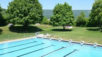 Schwimmbecken