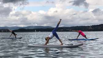SUP Yoga auf dem Hallwilersee mit Chantal