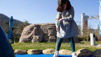 adventuregolf-fam-01