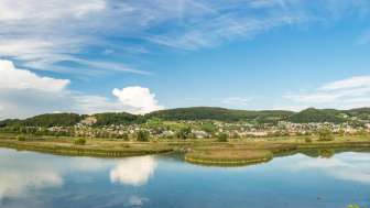 klingnauer-stausee-panorama-mit-wolken