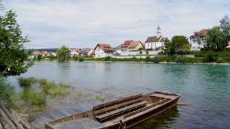 faehre-barz-kadelburg-weidling-an-land