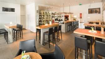 Weinbar für Kaffeepausen und Stehlunch