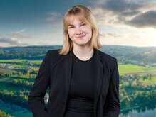 lara zimmermann vor aargauer landschaft