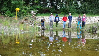 birdlife-naturzentrum-klingnauer-stausee-kinder-am-flachteich