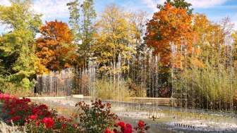 kurpark-bad-zurzach-wassersinfonie-im-herbst