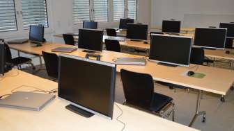 Schulungsraum mit PCs (auch halbtags Buchung mit und ohne PCs möglich)