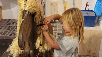 @Schweizer Kindermuseum: Pferd pflegen