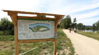 aue-chly-rhy-informationstafel-bei-fussweg