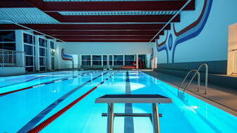Schwimmbecken