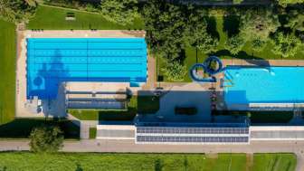 Hallen- und Freibad Brugg von oben