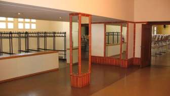 Foyer und Garderobe
