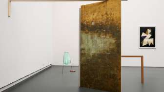 Ausstellungsansicht Auswahl 25<br>Aargauer Kunstschaffende<br>29.11.2025–18.1.2026, Aargauer Kunsthaus<br>Eva Maria Gisler (*1983), Infrastrukturen, 2024<br>Otto Grimm (*1955), O.T., 2025<br>Foto: René Rötheli, Baden