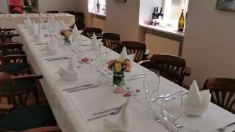 trattoria-schwert-langer-tisch