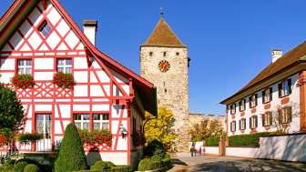 kaiserstuhl-familie-beim-oberen-turm