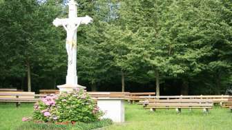 achenberg-kreuz-und-baenke