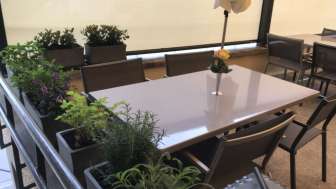 restaurant-wartegg-tisch-auf-terrasse