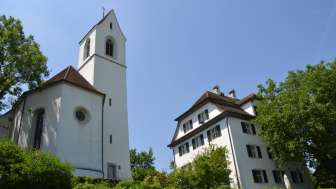 Alte Kirche mit Künstlerhaus