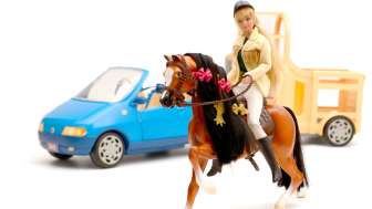 @Schweizer Kindermuseum: Barbie mit Pferd und Anhänger