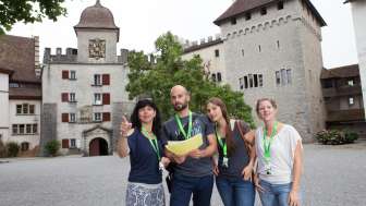 Lenzburg Schlosstrail im Schlosshof
