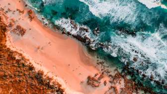 Herobild Reisetag 25 shutterstock 2465449357