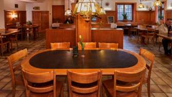 hotel-restaurant-kreuz-restaurant-von-innen