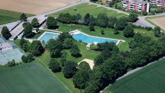 Schwimmbecken