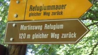 Wegweiser zur Ruine Horn