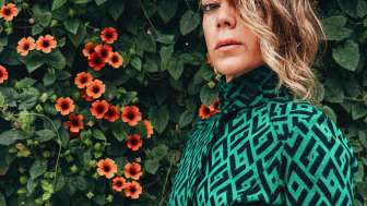 Greenjacketorangeflowers