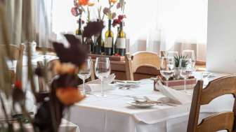 hotel-restaurant-zum-sternen-gedeckter-tisch