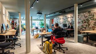 Workshop Space mit Mobiliar